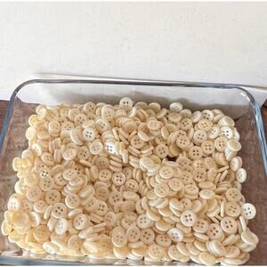 Vintage Buttons 400 Plus Lot Cream Color All Similar Style Projects Embellish